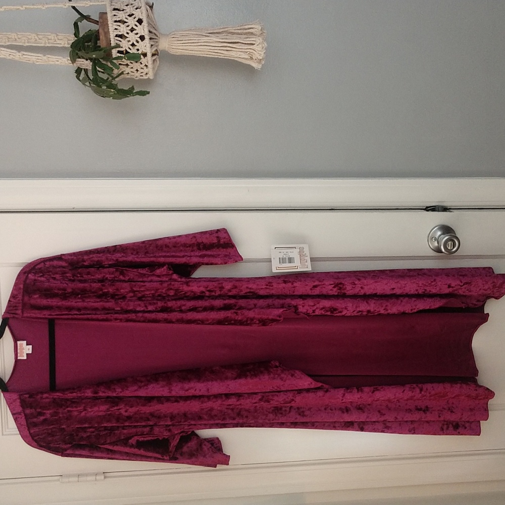 NWT Lularoe Elegant crushed velvet kimono size Medium